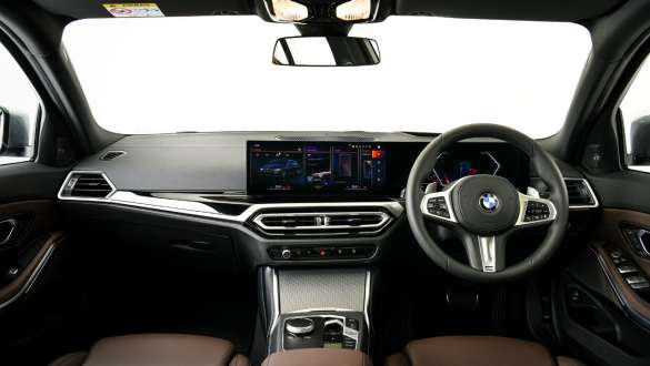 BMW Live Cockpit Professional the new BMW 3 gran-sedan G28 2021 BMW Live Cockpit Professional the new BMW 3 Series gran-sedan G28 2021 control display with navigation map