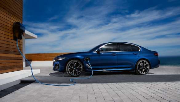 BMW 5 Series Sedan Plug-in hybrid 2021 G30 side view BMW 5 Series Sedan Plug-in hybrid 2021 G30 side view on BMW Wallbox