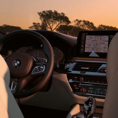 ส่วนที่นั่งคนขับของ BMW 6 Series Gran Turismo G32 2020 ส่วนที่นั่งคนขับภายใน BMW 6 Series Gran Turismo 640i xDrive G32 2020