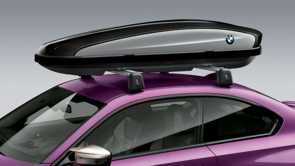 BMW M240i G42 กล่องใส่สัมภาระบนหลังคา BMW 320 สีดำ/เงินไทเทเนียม กล่องใส่สัมภาระบนหลังคา BMW 320 สีดำ/เงินไทเทเนียมของ BMW M240i G42