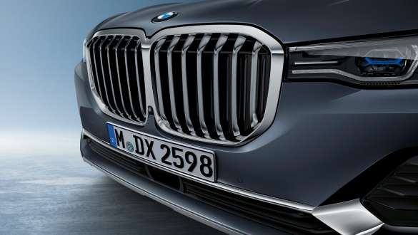 กระจังหน้าไตคู่ BMW X7 G07 2019 ภาพขยายใกล้กระจังหน้าไตคู่ BMW X7 G07 2019
