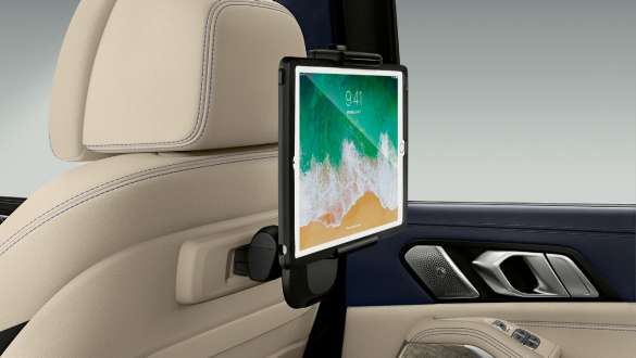 ที่วางแท็บเล็ต (Universal Holder) มาพร้อมเซฟตี้เคสสำหรับระบบ Travel & Comfort ของ BMW X7 G07 2019 ที่วางแท็บเล็ต (Universal Holder) มาพร้อมเซฟตี้เคสสำหรับระบบ Travel & Comfort ของ BMW X7 G07 2019y