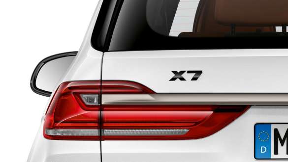 สัญลักษณ์ X7 สไตล์ M สีดำเงาของ BMW X7 G07 2019 สัญลักษณ์ X7 สไตล์ M สีดำเงาของ BMW X7 G07 2019