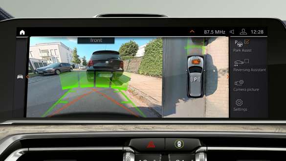 ระบบช่วยนำรถเข้าที่จอดอัตโนมัติรุ่น Plus ของ BMW X7 G07 2019 ระบบช่วยนำรถเข้าที่จอดอัตโนมัติรุ่น Plus ของ BMW X7 G07 2019