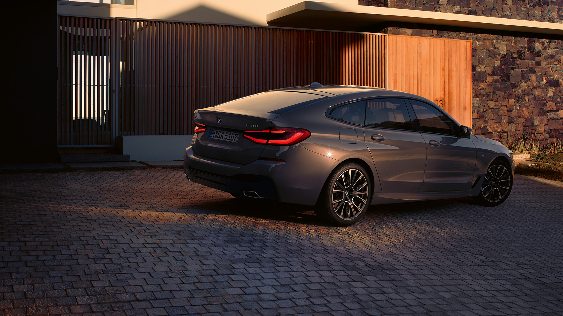 ดีไซน์ด้านหลังของ BMW 6 Series Gran Turismo G32 2020 งานดีไซน์ด้านหลังของ BMW 6 Series Gran Turismo 640i xDrive G32 2020 สี Bernina Grey