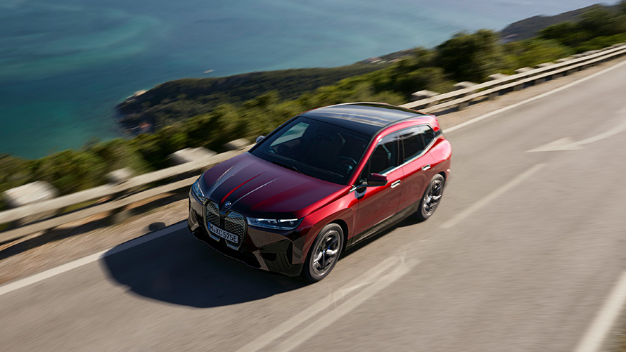 BMW iX i20 electric SUV BMW iX xDrive50 performance video BMW iX i20 2021 electric SUV BMW iX xDrive50 Aventurin Red video