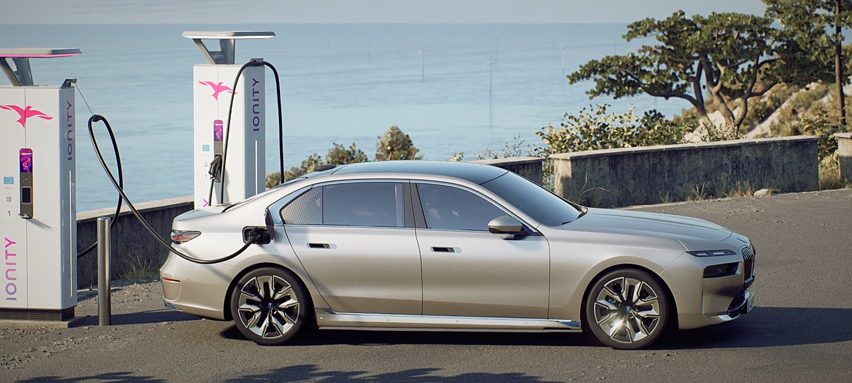 วิดีโอแสดงจุดเด่นในการชาร์จไฟฟ้าของ BMW i7 Sedan G70 วิดีโอแสดงจุดเด่นในการชาร์จไฟฟ้าที่บ้านและสถานีชาร์จสาธารณะของ BMW i7 Sedan G70