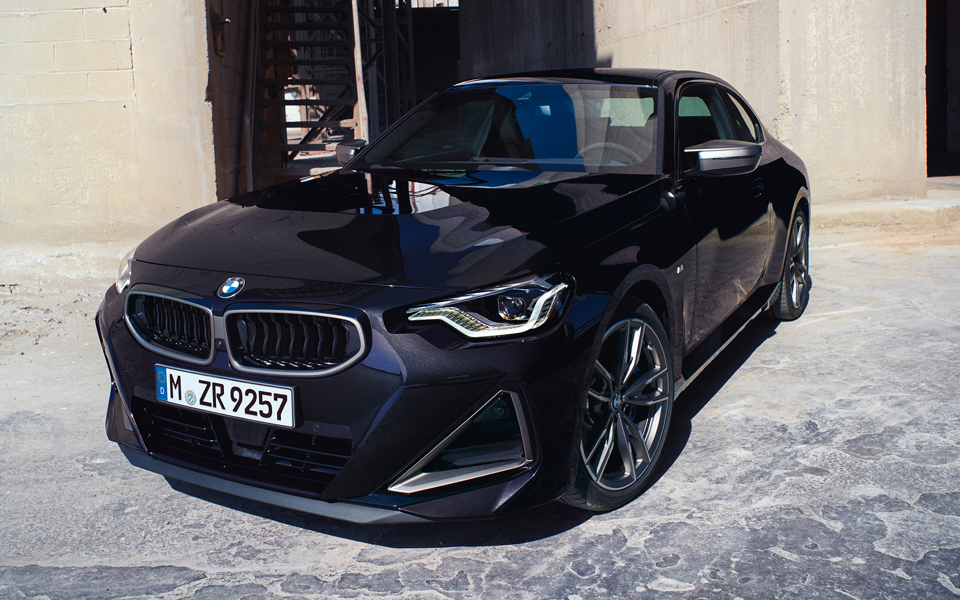 BMW M240i G42 รูปโฉมด้านหน้ากระชากสายตา รูปโฉมด้านหน้ากระชากสายตาของ BMW M240i G42
