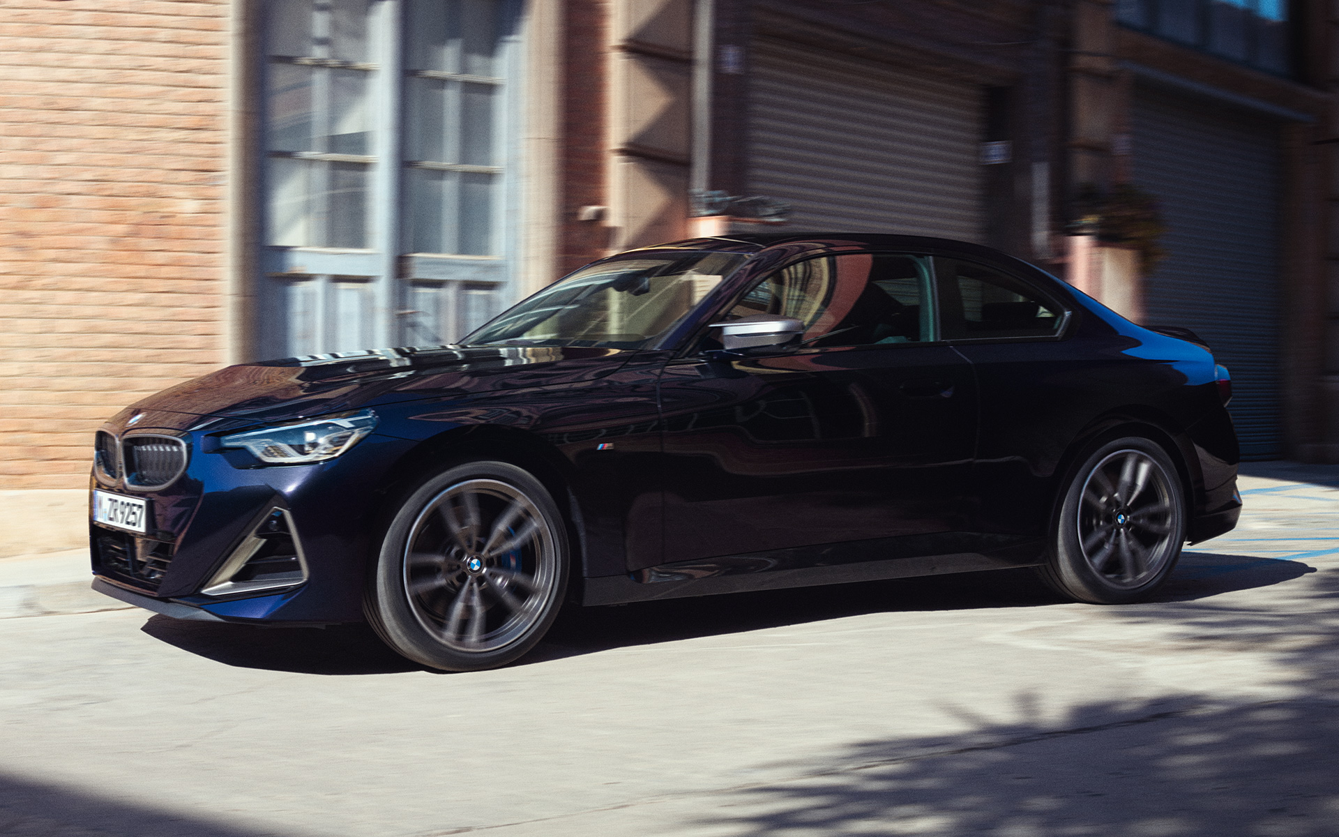 BMW M240i G42 ดีไซน์แบบแบ่งกรอบ ดีไซน์แบบแบ่งกรอบของ BMW M240i G42