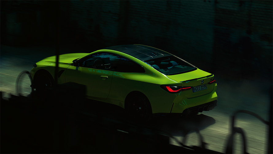BMW M4 Competition Coupé G82 2020 Sao Paulo Yellow three-quarter rear view 