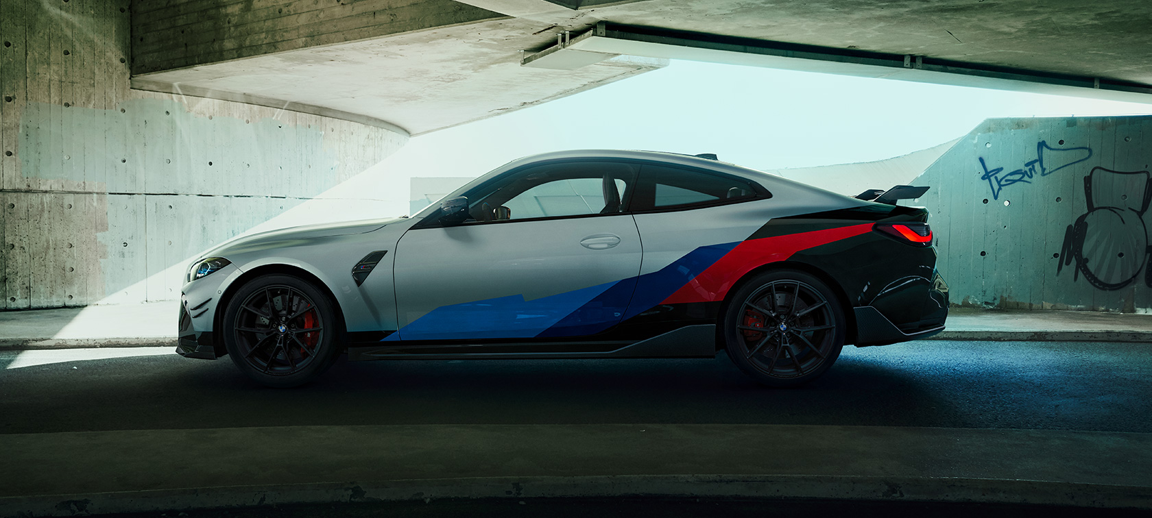 BMW M4 with BMW M Performance Parts BMW M4 Coupé G82 2020 BMW M4 Coupé G82 2020 side view with BMW M Performance Parts