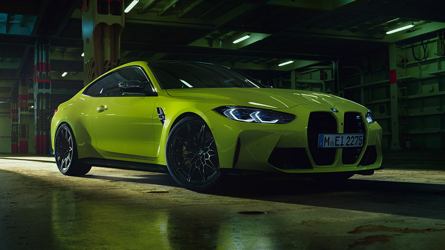 ภาพด้านข้างมุมมองสามส่วนสี่ของ BMW M4 G82 ขณะจอด BMW M ซีรีส์ ภาพด้านข้างมุมมองสามส่วนสี่ของ BMW M4 G82 ขณะจอด