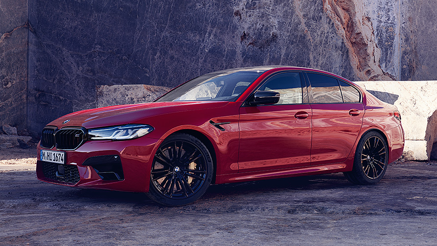 ภาพด้านหน้ามุมมองสามส่วนสี่ของ BMW M5 F90 ขณะขับขี่บนถนน BMW M ซีรีส์ ภาพด้านหน้ามุมมองสามส่วนสี่ของ BMW M5 F90 ขณะขับขี่บนถนน