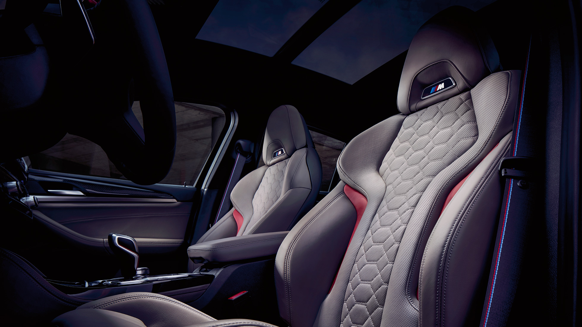 BMW X4 M, M Sport seats. BMW X4 M, interior, M Sport seats in leather 'Merino' Adelaide Grey.