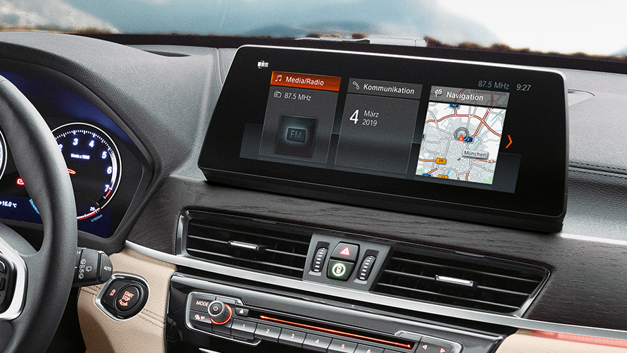 BMW X1 10.25 Control display BMW X1 interior, view of the 10.25" Control display with touch screen.