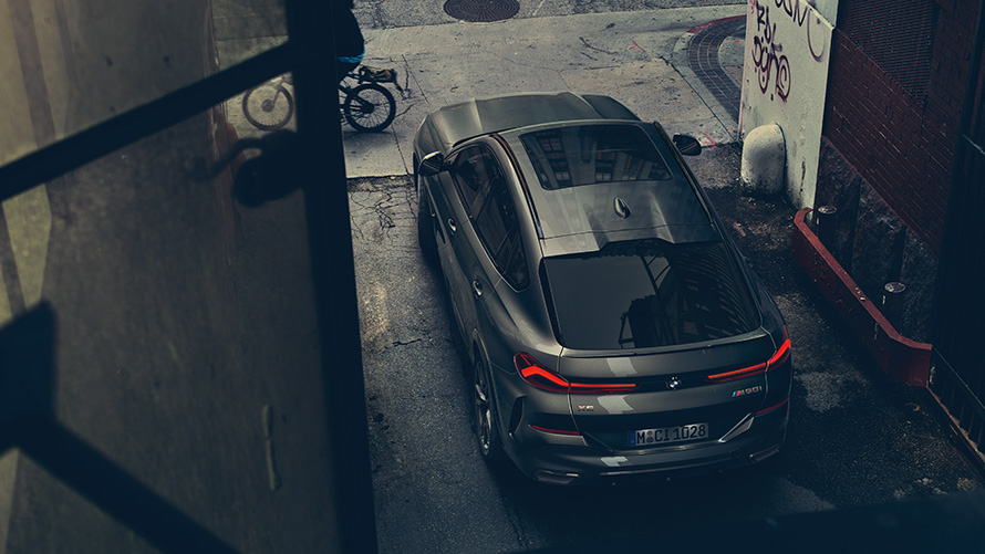 BMW X6 parking from bird’s eye view BMW X6 parking from bird’s eye view