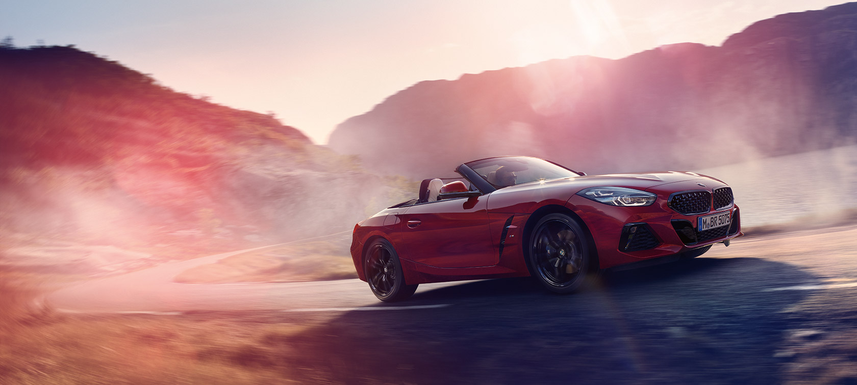 BMW Z4 Roadster (G29) ขณะไต่ขึ้นเนิน