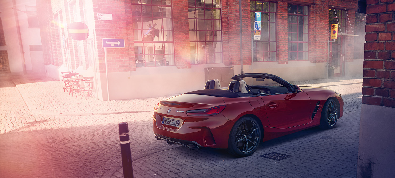 BMW Z4 M40i Roadster G29 ที่เปิดหลังคา softtop BMW Z4 M40i Roadster G29 มุมเฉียงด้านหลัง เปิดหลังคา softtop