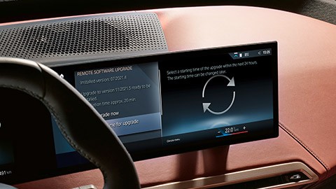 Remote Software Upgrade Close-up Curved Display BMW iX