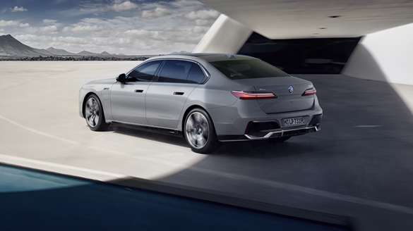 บีเอ็มดับเบิลยู 750e xDrive M Sport