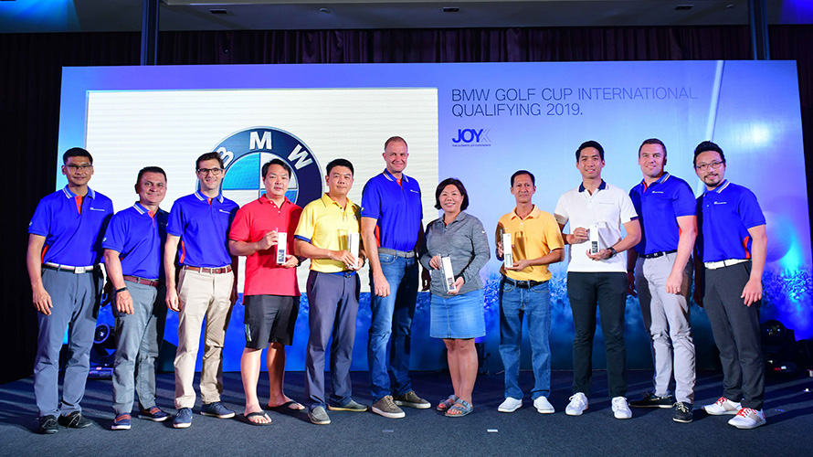 Award presentation for the 5 qualified golfers from the opening round for Bangkok Award presentation for the 5 qualified golfers from the opening round for Bangkok