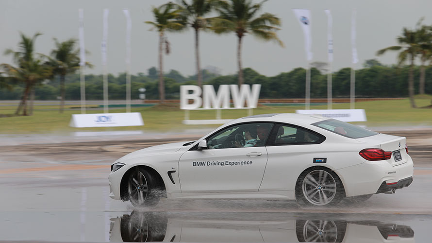 กิจกรรม BMW Driving Experience กิจกรรม BMW Driving Experience