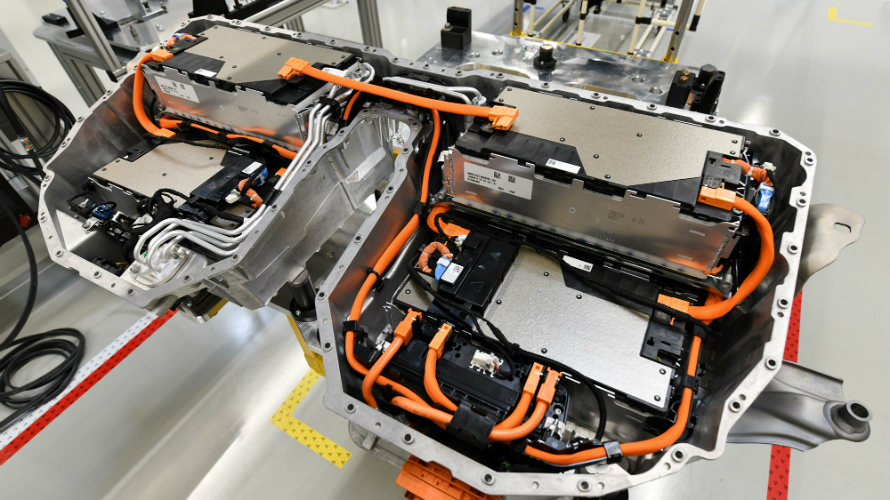 Bmw ev discount battery supplier