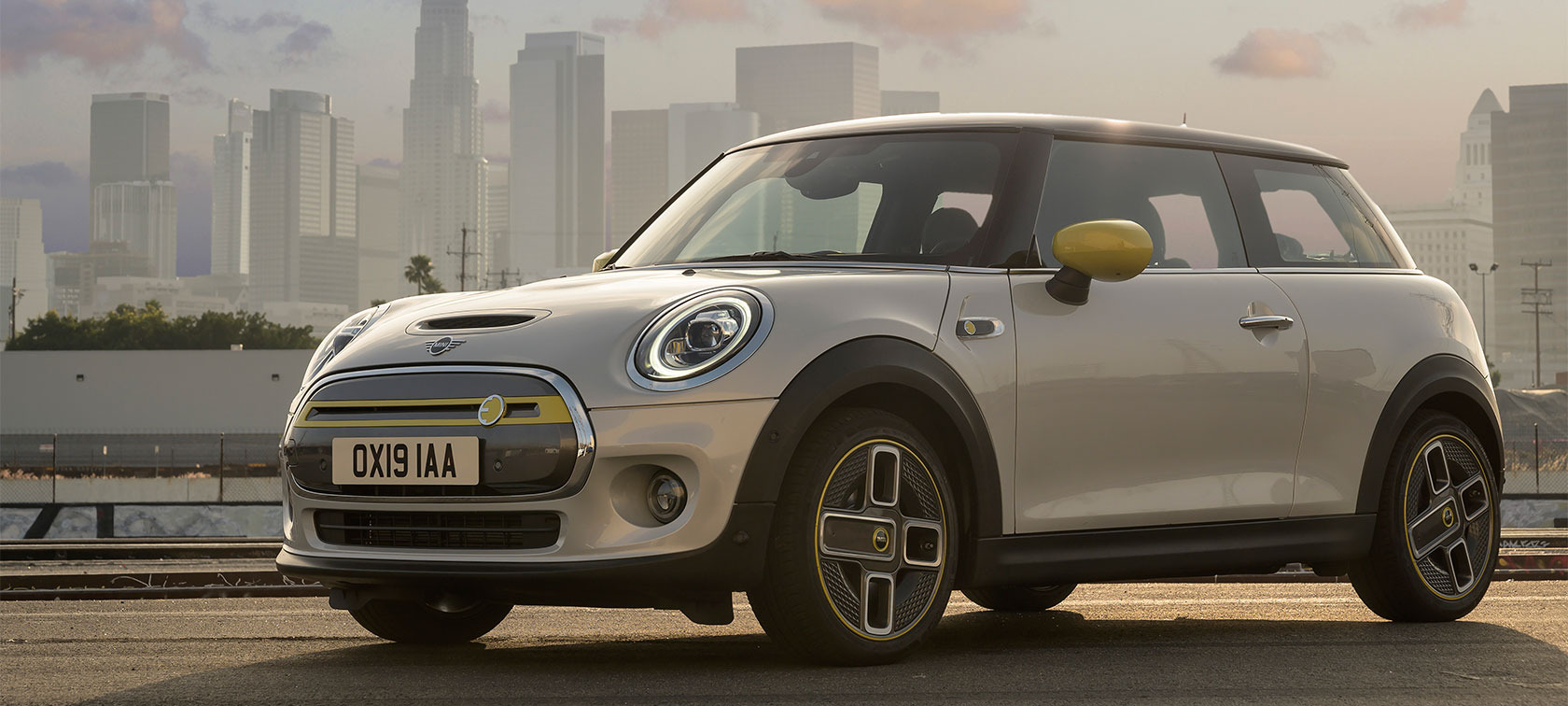 The new MINI Cooper SE The new MINI Cooper SE
