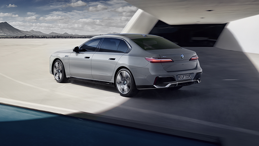 บีเอ็มดับเบิลยู  750e xDrive M Sport
